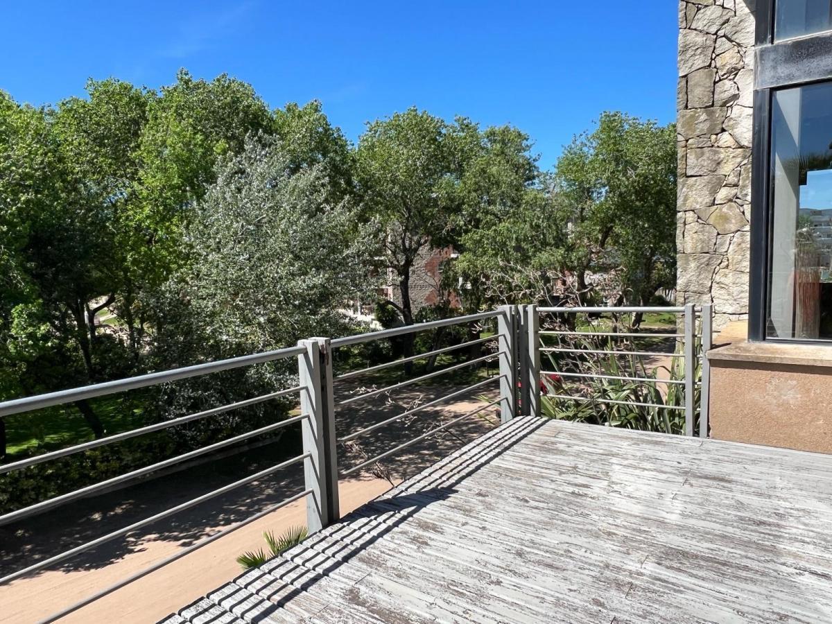 Casa en Venta - 4 Dorm. 3 Baños - Cochera - 1.022 m² - Cariló 3