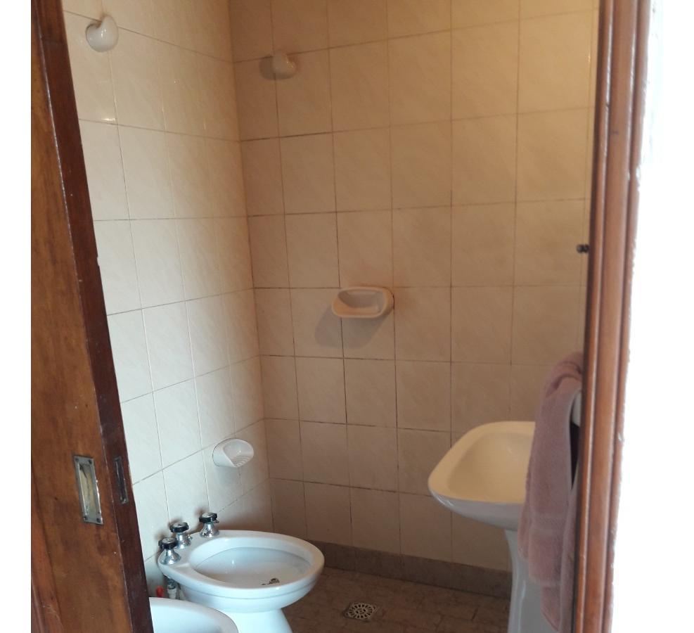 Casas en Venta - 4 Dorm. 2 Baños - Cochera - 220 m² - Santa Teresita 1