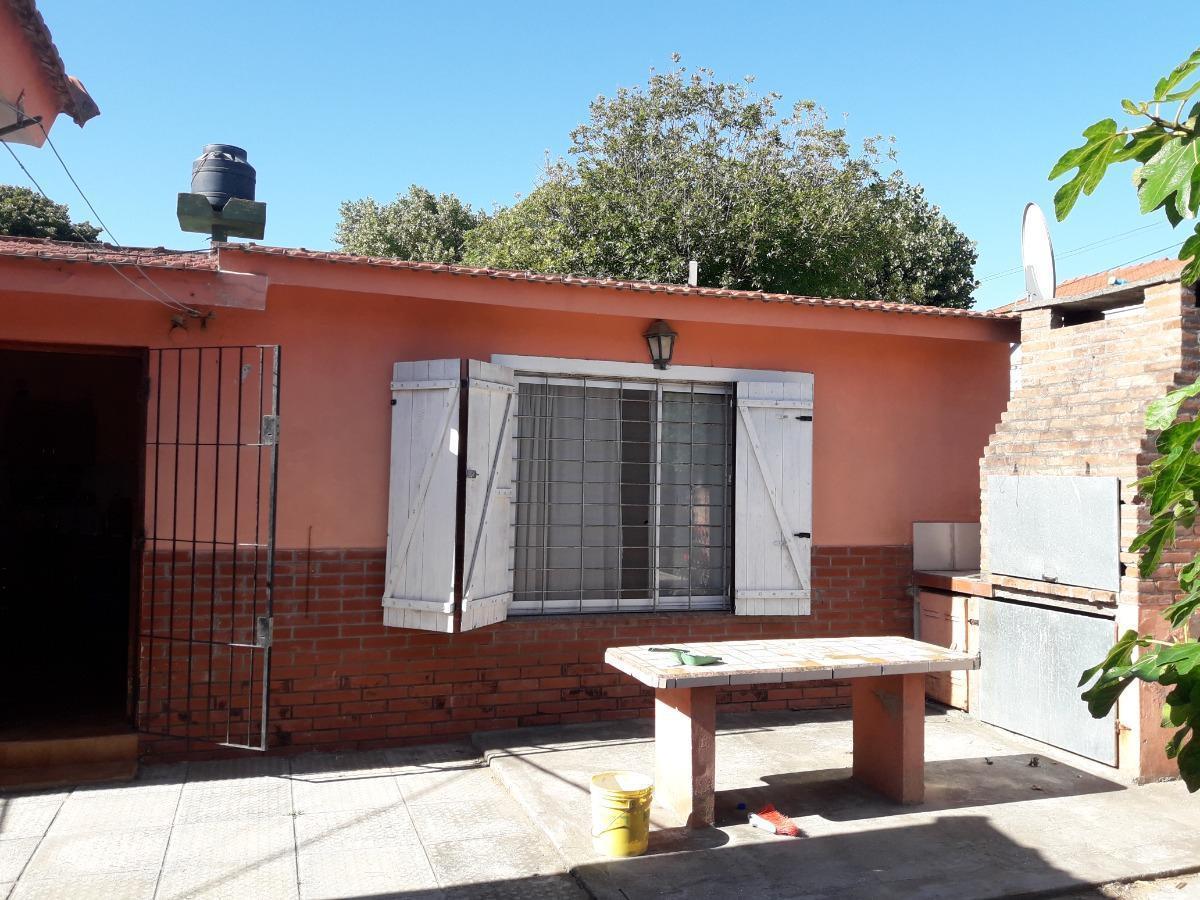 Casas en Venta - 4 Dorm. 2 Baños - Cochera - 220 m² - Santa Teresita 2