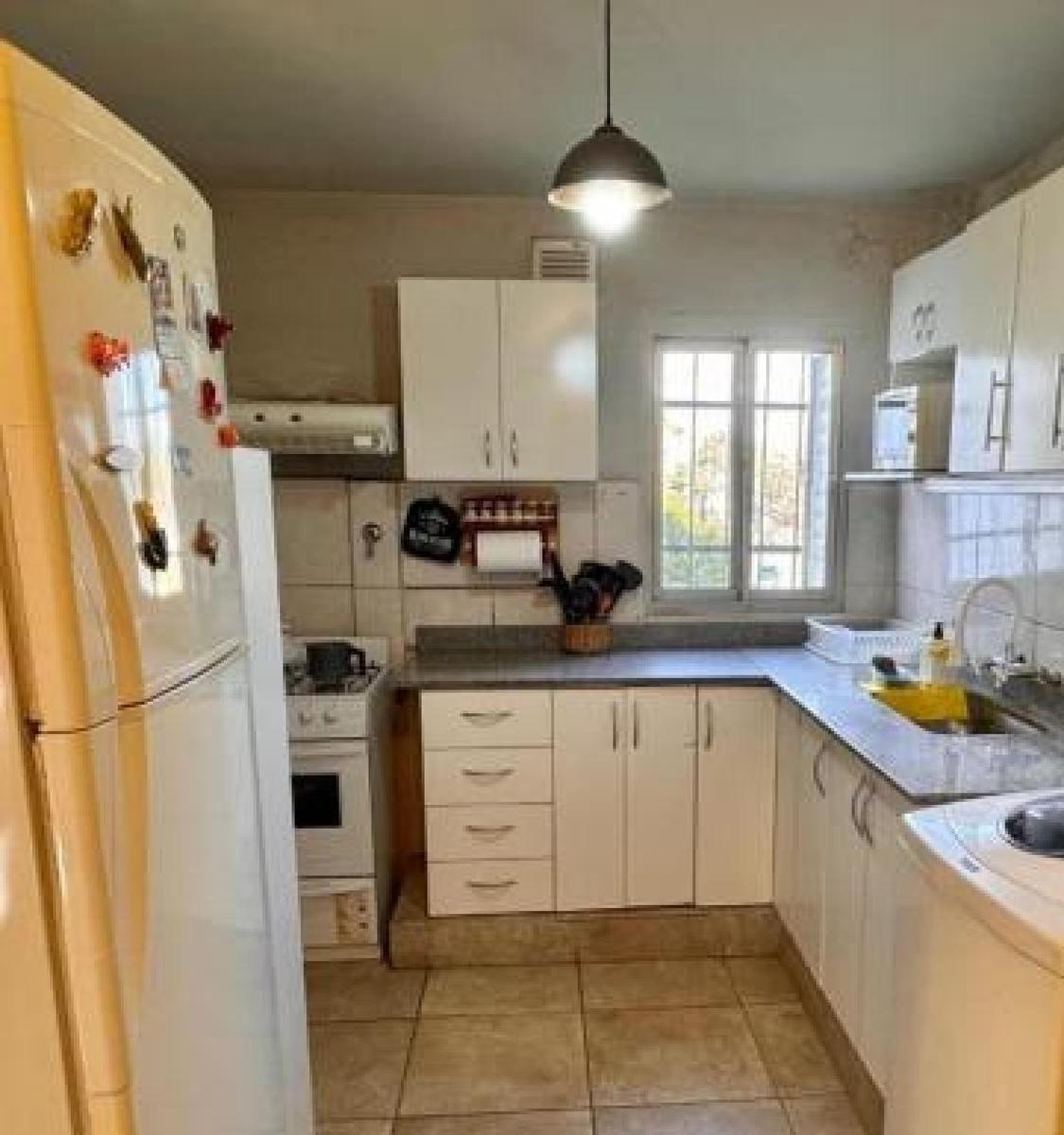 Departamento en Venta - 4 Dorm. 2 Baños - 100 m² - Villa Lugano 4