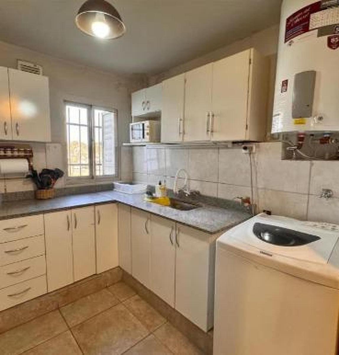 Departamento en Venta - 4 Dorm. 2 Baños - 100 m² - Villa Lugano 1