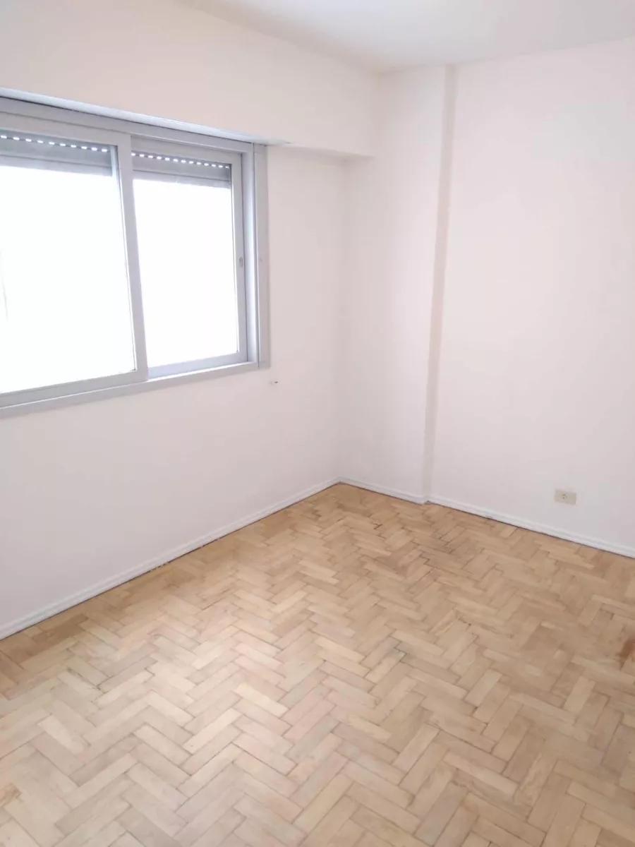 Departamento en Venta - 3 Dorm. 1 Baño - 46 m² - Flores 2