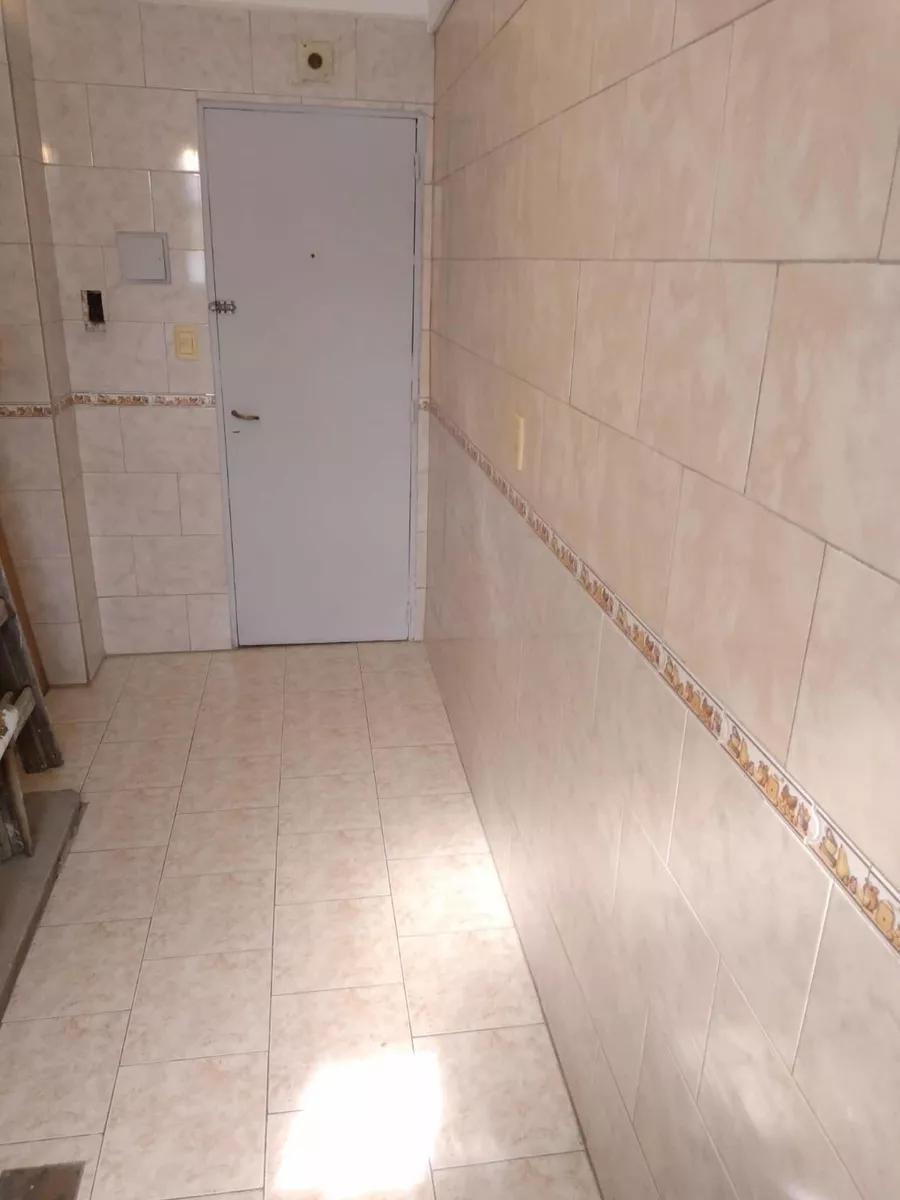 Departamento en Venta - 3 Dorm. 1 Baño - 46 m² - Flores 1