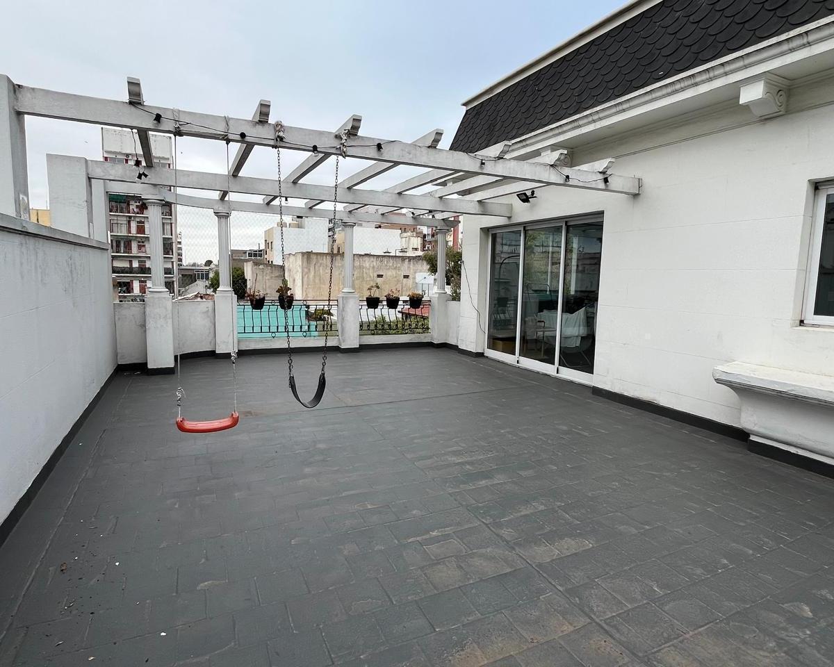 Casa en Venta - 4 Dorm. 2 Baños - 320 m² - Villa Urquiza 4