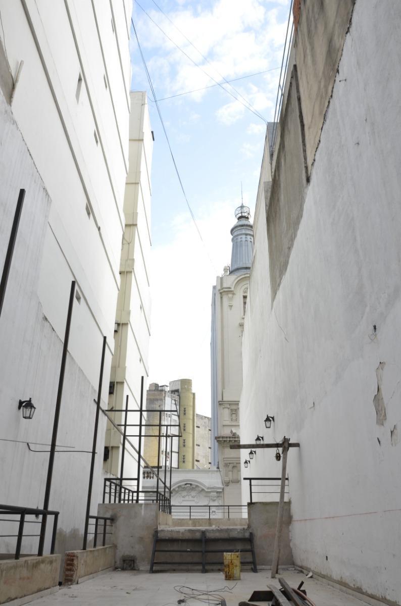 Edificio Comercial en Venta - 9 Dorm. 12 Baños Depósito - 432 m² - San Nicolás 3