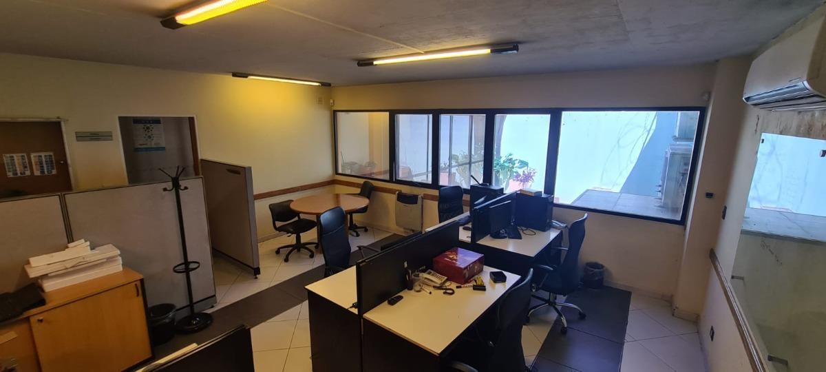Edificio Comercial en Venta - 12 Oficinas - Baños - Cocheras - 480 m² - Parque Patricios 3