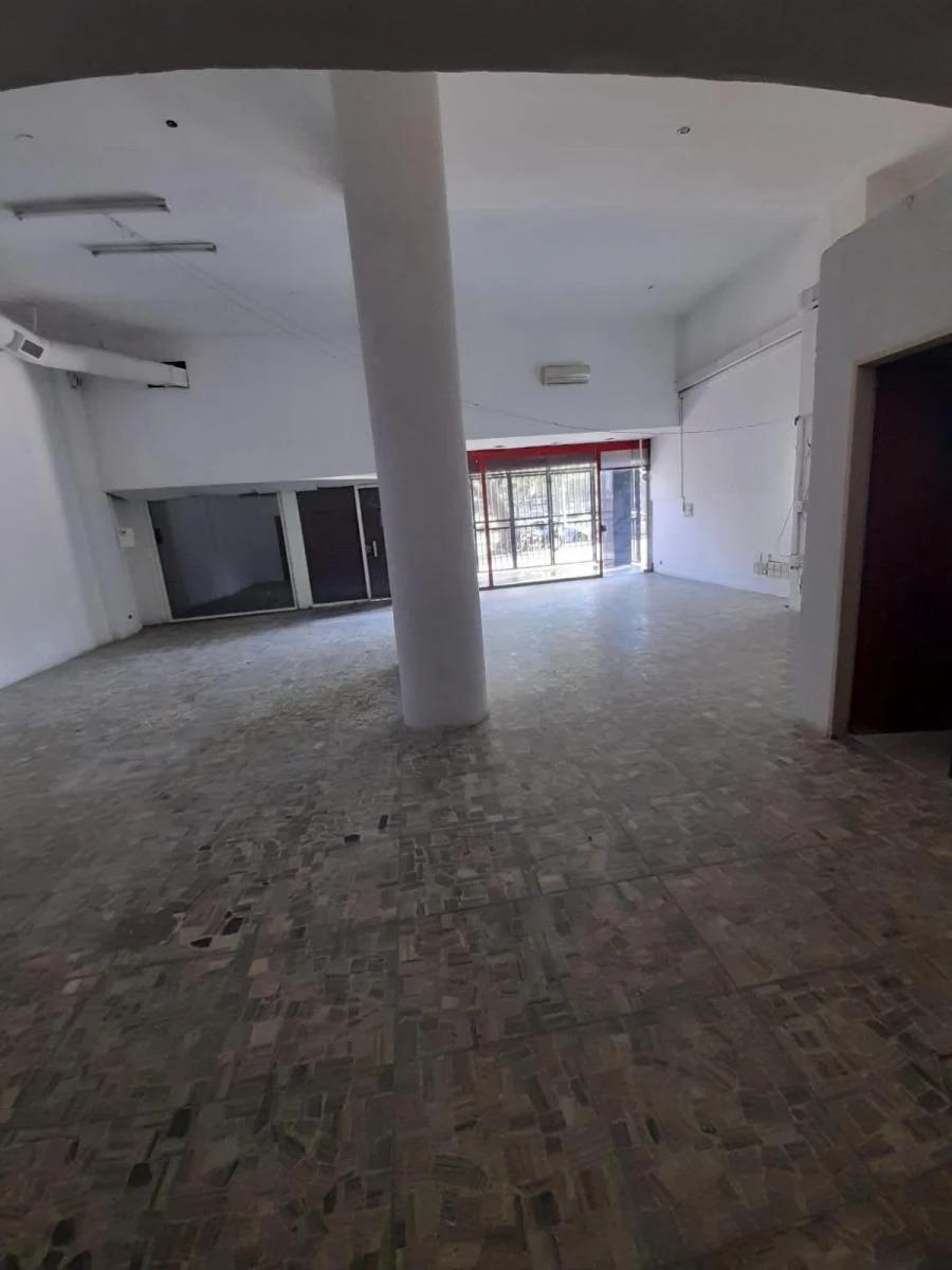 Edificio Comercial en Venta - Oficinas - Locales - Depósito - 970 m² - Constitución 1