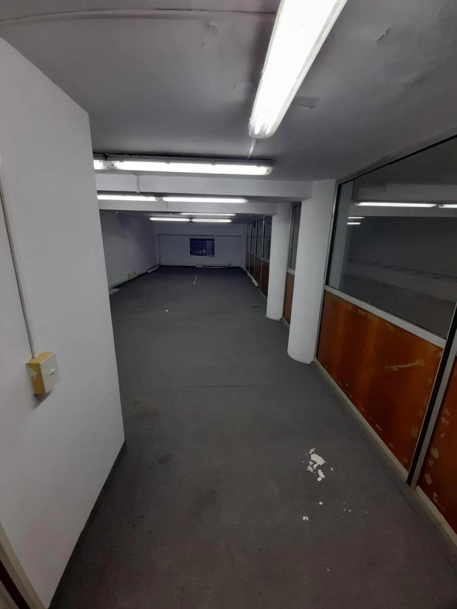 Edificio Comercial en Venta - Oficinas - Locales - Depósito - 970 m² - Constitución 4