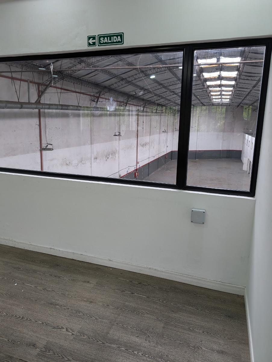 Depósito en Venta - Oficinas - Baños - Cocheras - 1.280 m² - Paternal 4