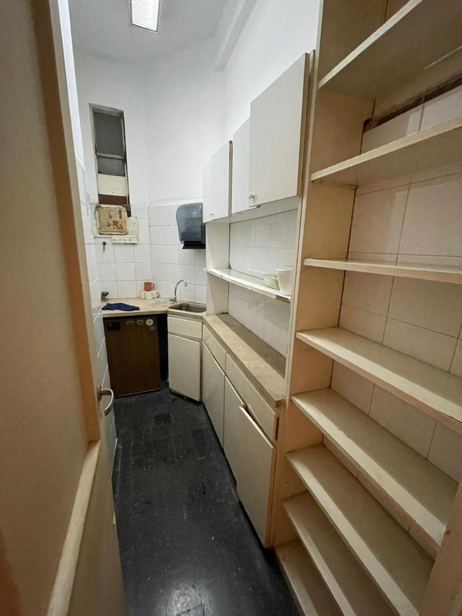 Oficina en Venta - 6 Despachos 2 Baños - 270 m² - Monserrat 5