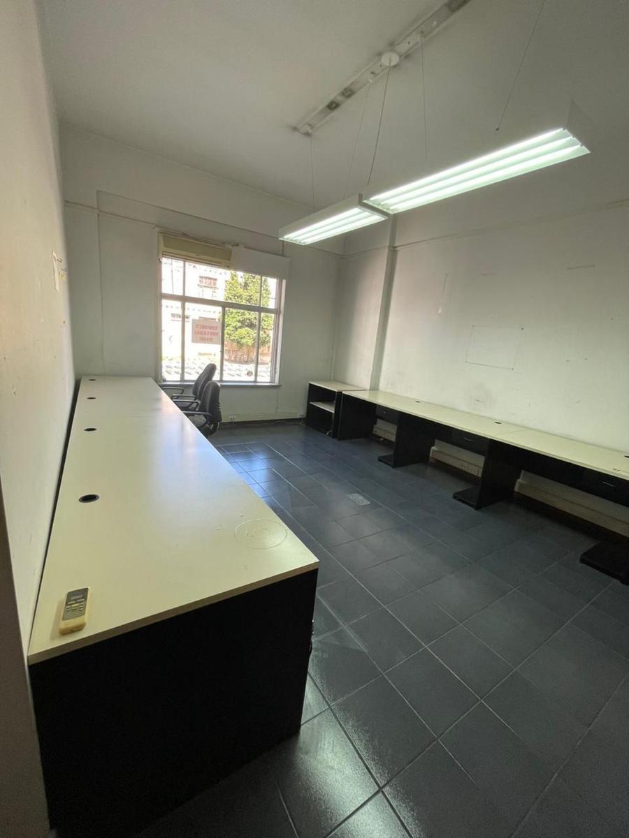 Oficina en Venta - 6 Despachos 2 Baños - 270 m² - Monserrat 4