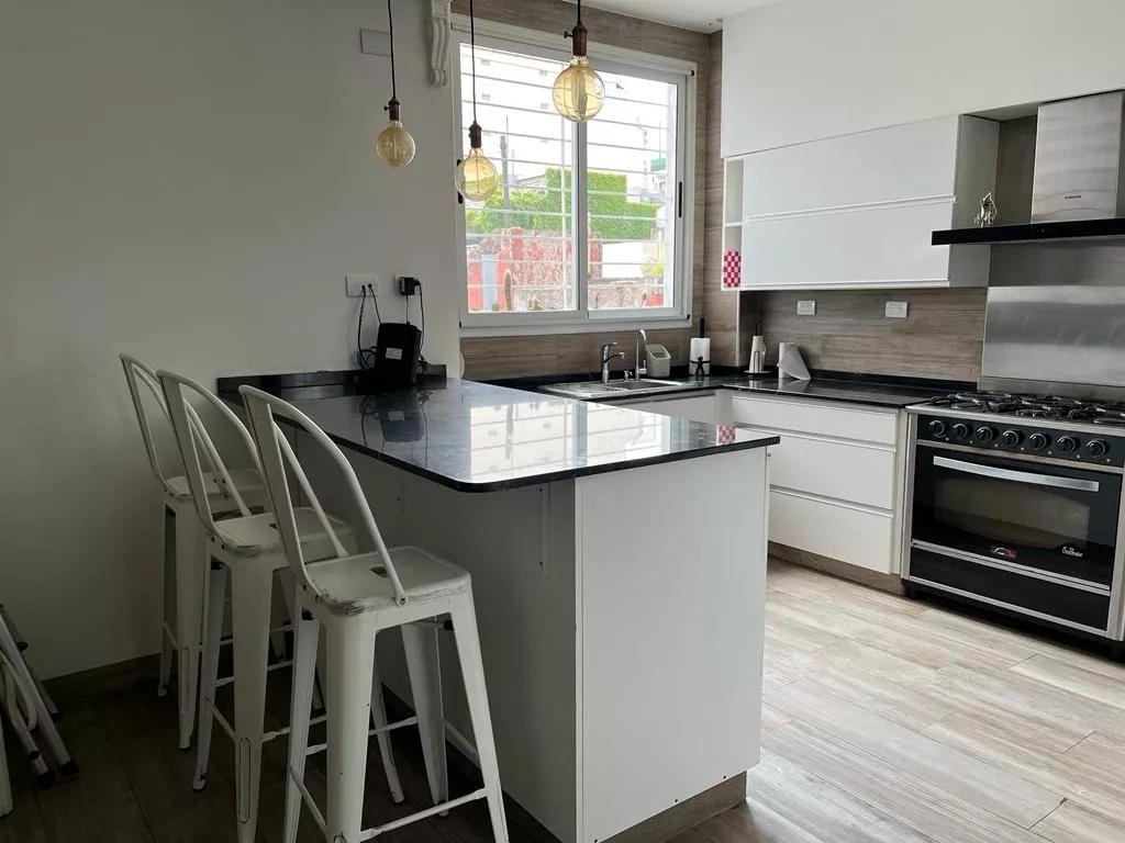 PH en Venta - 4 Dorm. 3 Baños - 317 m² - Villa Urquiza 3