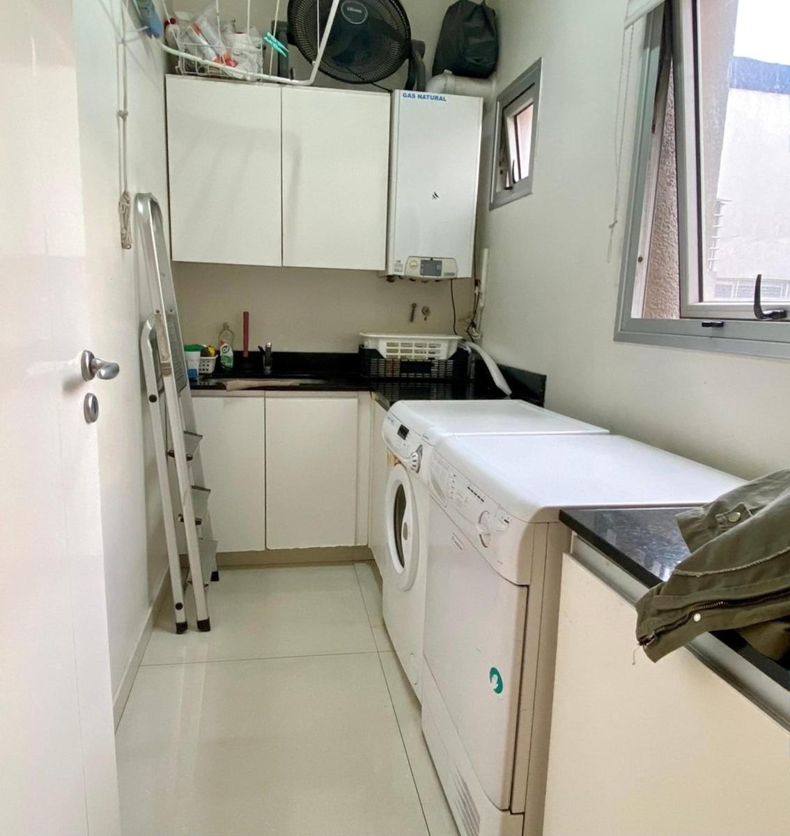 Departamento en Venta - 4 Dorm. 4 Baños - 230 m² - Flores 5