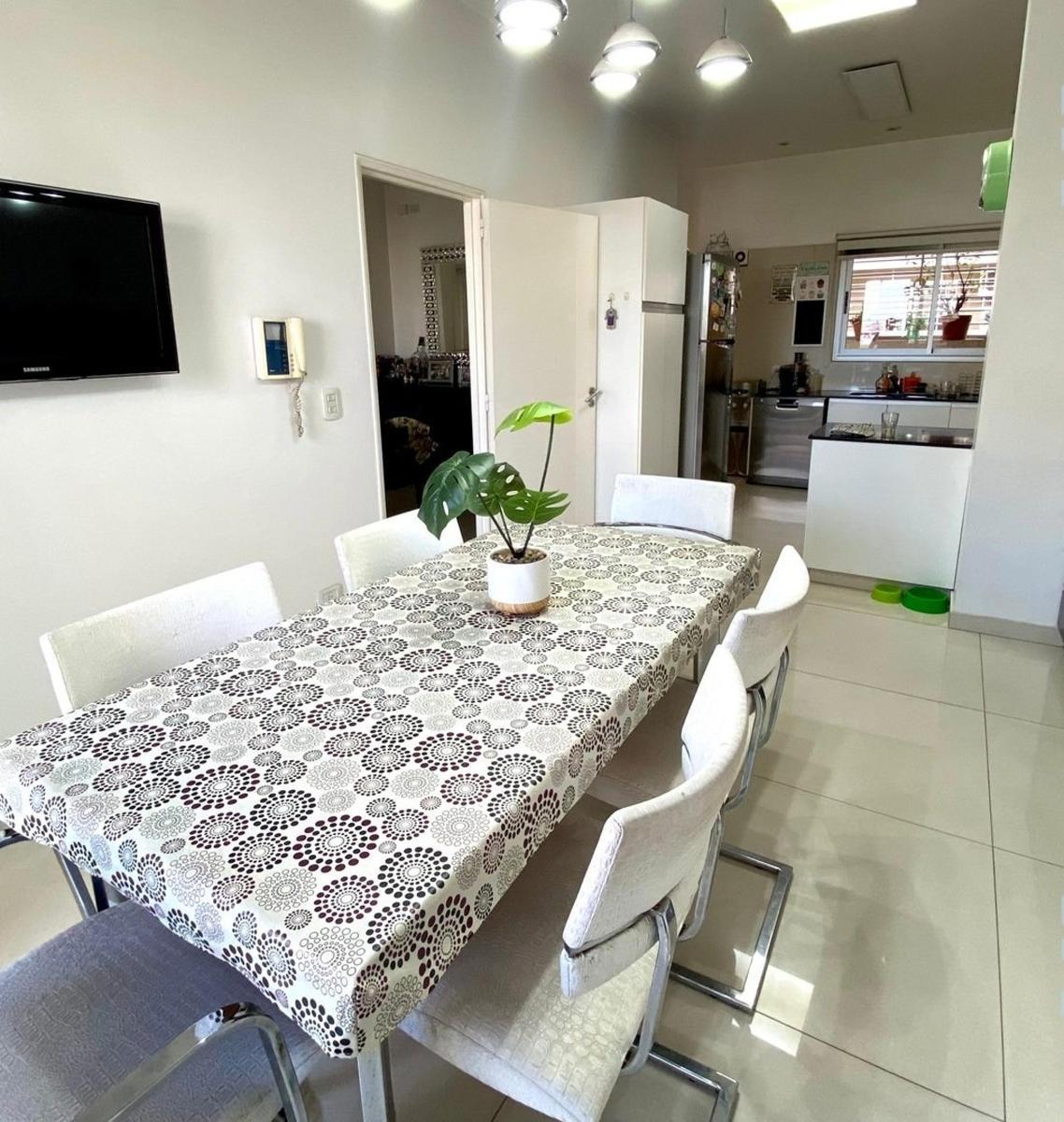 Departamento en Venta - 4 Dorm. 4 Baños - 230 m² - Flores 5