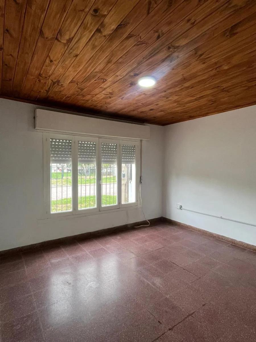 Casa en Venta - 2 Dorm. 1 Baño - 320 m² - San Miguel del Monte 4