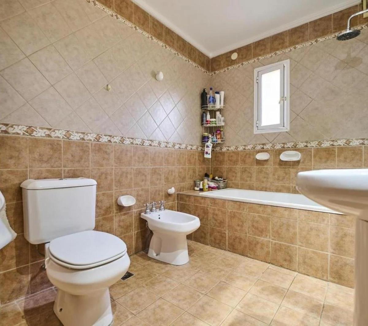 PH en Venta - 3 Dorm. 3 Baños - 266 m² - Flores 5