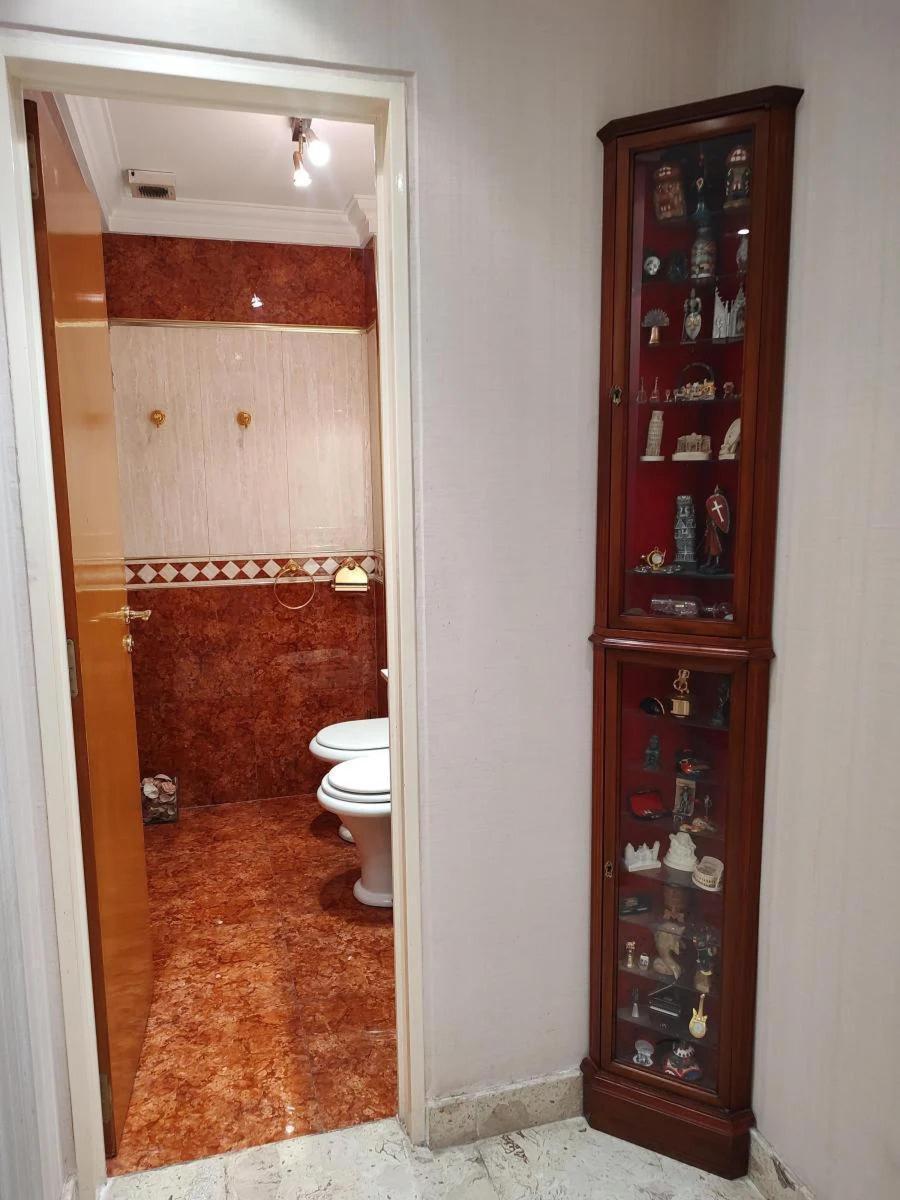 Casa en Venta - 6 Dorm. 6 Baños - Cocheras - 556 m² - Villa del Parque 3