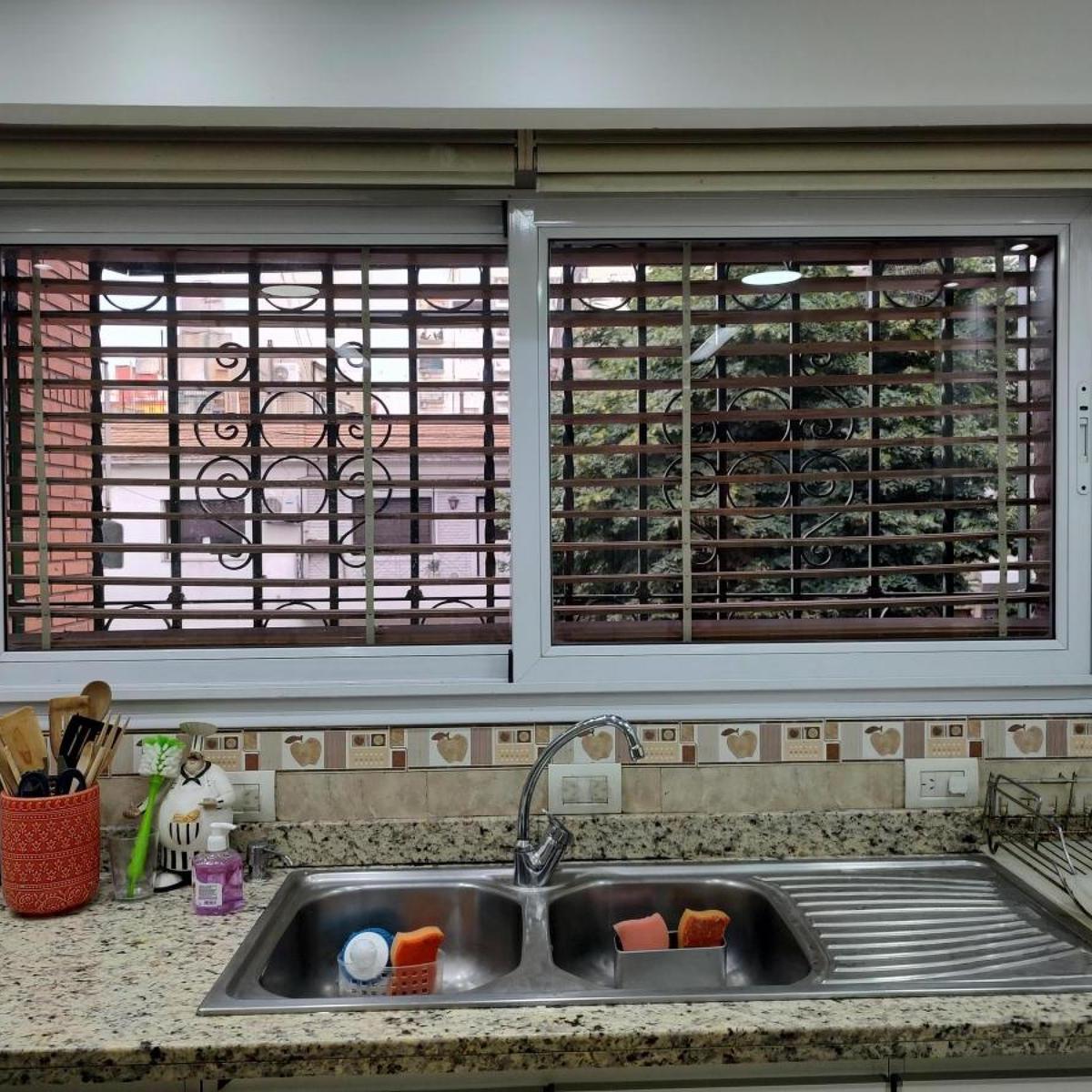 Casa en Venta - 6 Dorm. 6 Baños - Cocheras - 556 m² - Villa del Parque 2