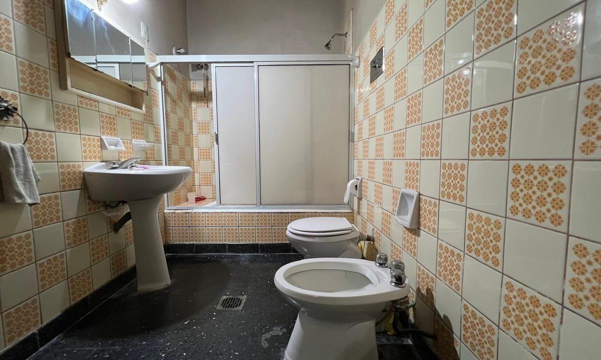 Casa en Venta - 2 Dorm. 2 Baños - Local - 228 m² - Mercedes 3