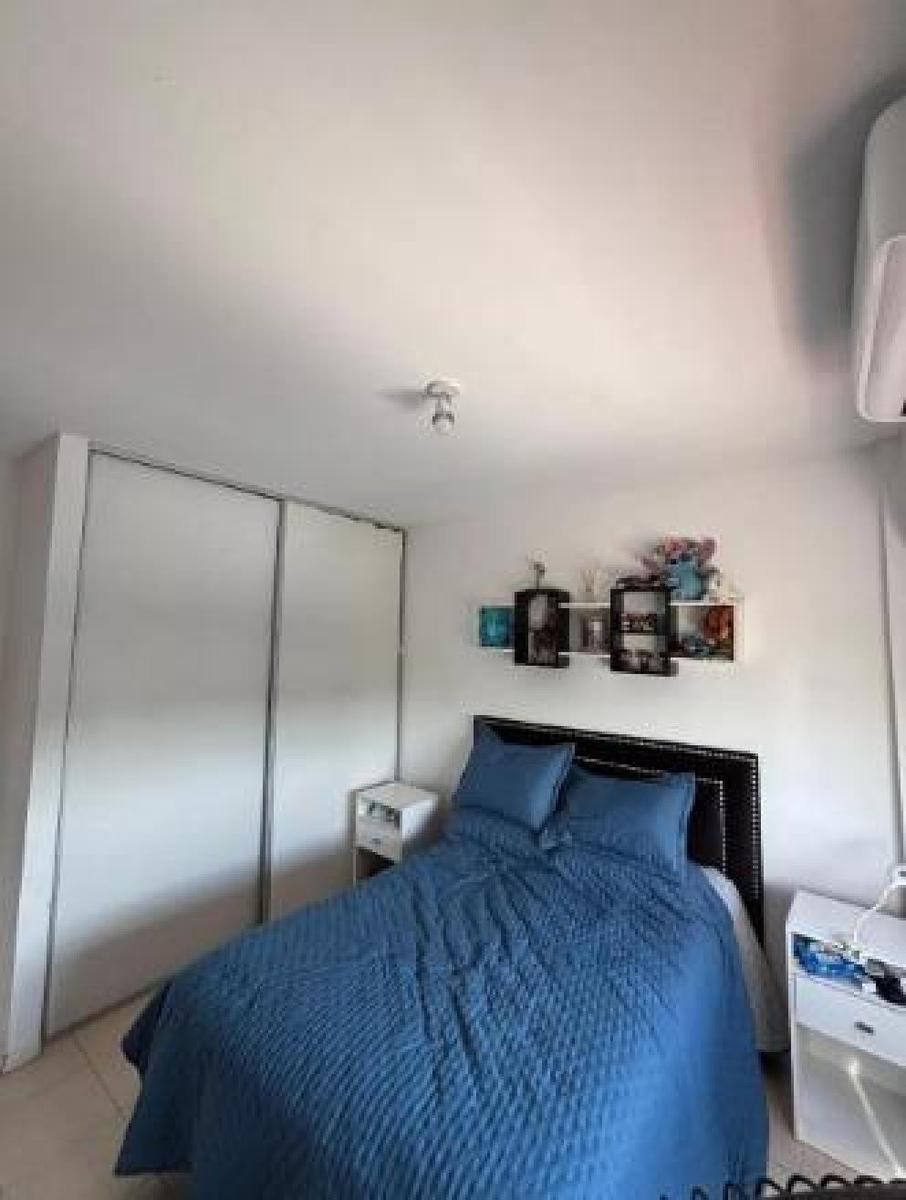 Departamento en Venta - 3 Dorm. 2 Baños - Cochera - 78 m² - Versalles 3