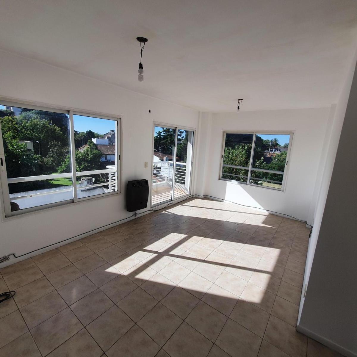 Departamento en Venta - 3 Dorm. 2 Baños - 69 m² - San Miguel 2