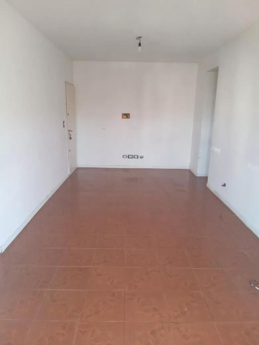 Departamento en Venta - 2 Dorm. 2 Baños - 70 m² - Flores 4