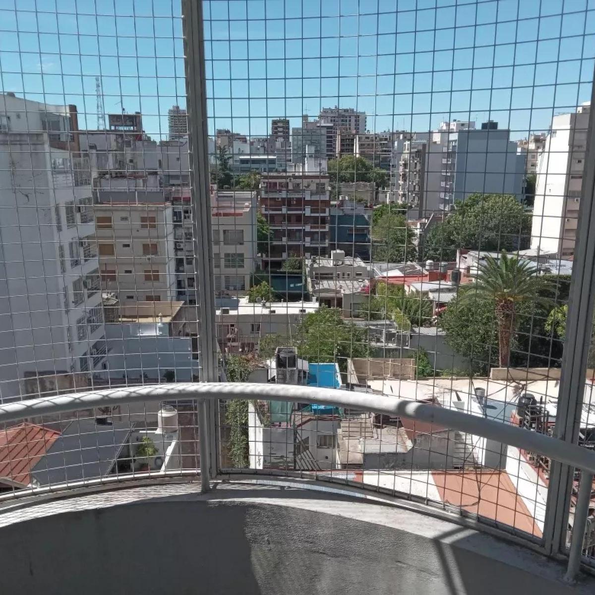 Departamento en Venta - 2 Dorm. 2 Baños - 70 m² - Flores 2