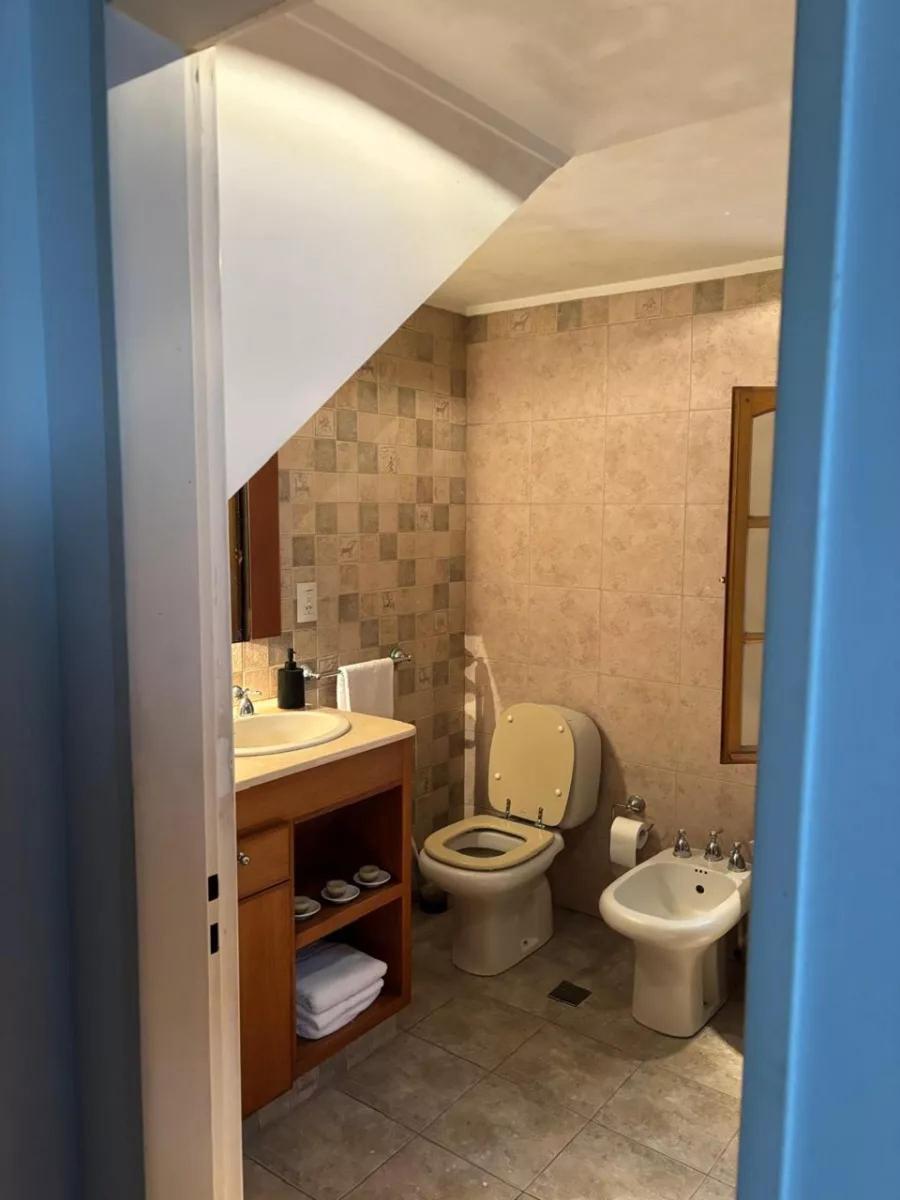 Casa en Venta - 4 Dorm. 5 Baños - Local - 380 m² - Olivos 1