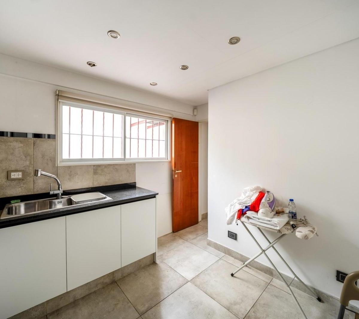 Departamento en Venta - 4 Dorm. 3 Baños - Cochera - 240 m² - Caballito 1