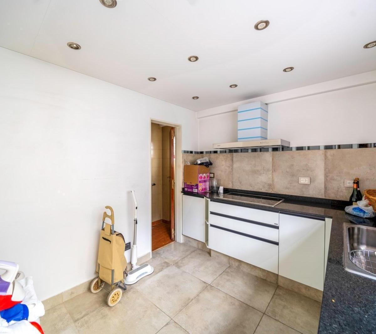 Departamento en Venta - 4 Dorm. 3 Baños - Cochera - 240 m² - Caballito 2
