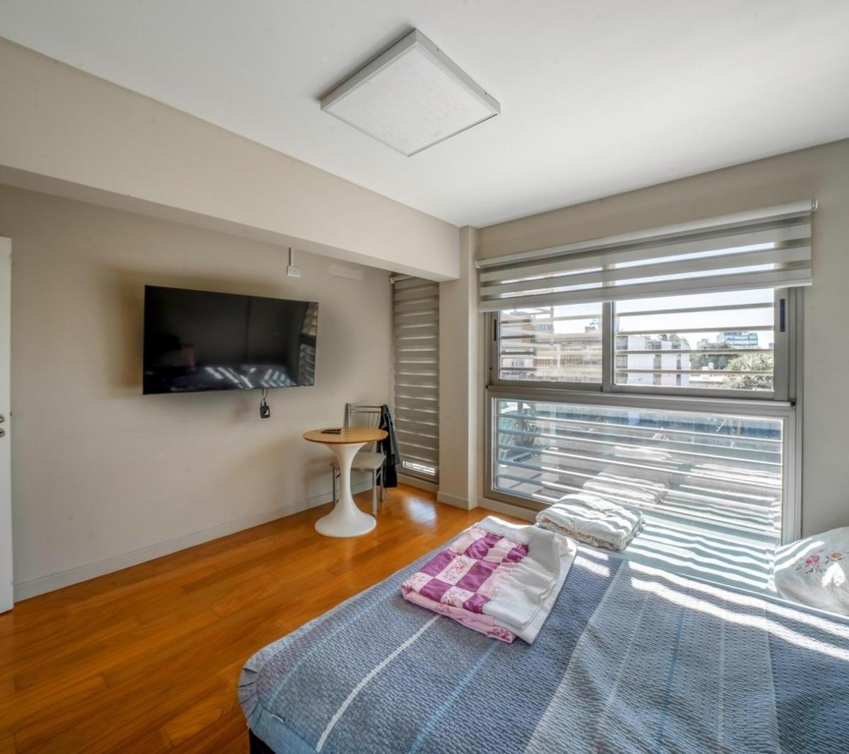 Departamento en Venta - 2 Dorm. 2 Baños - Cochera - 95 m² - Flores 5