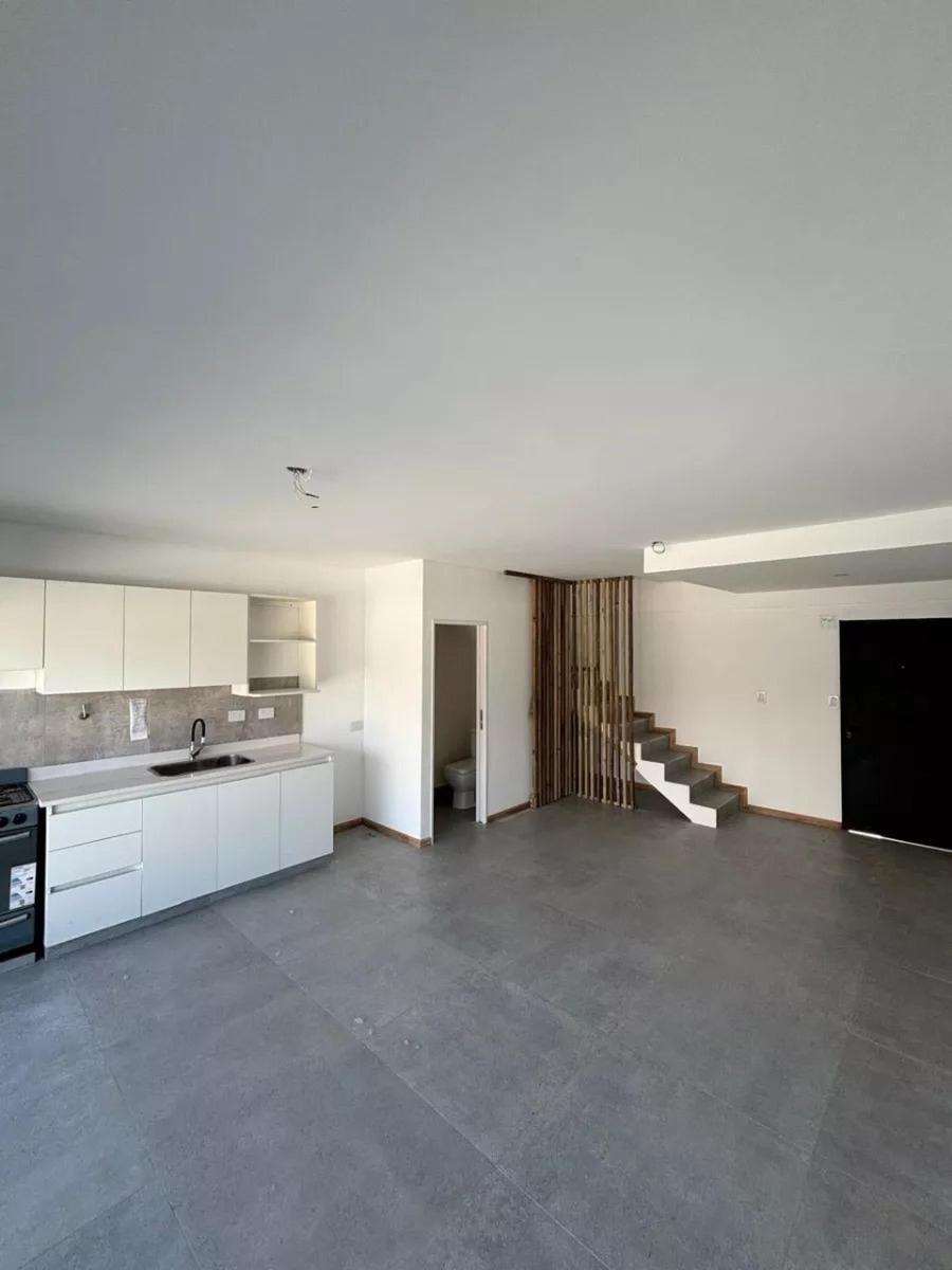 Departamento en Venta - 2 Dorm. 2 Baños - Cochera - 73 m² - Tigre 2