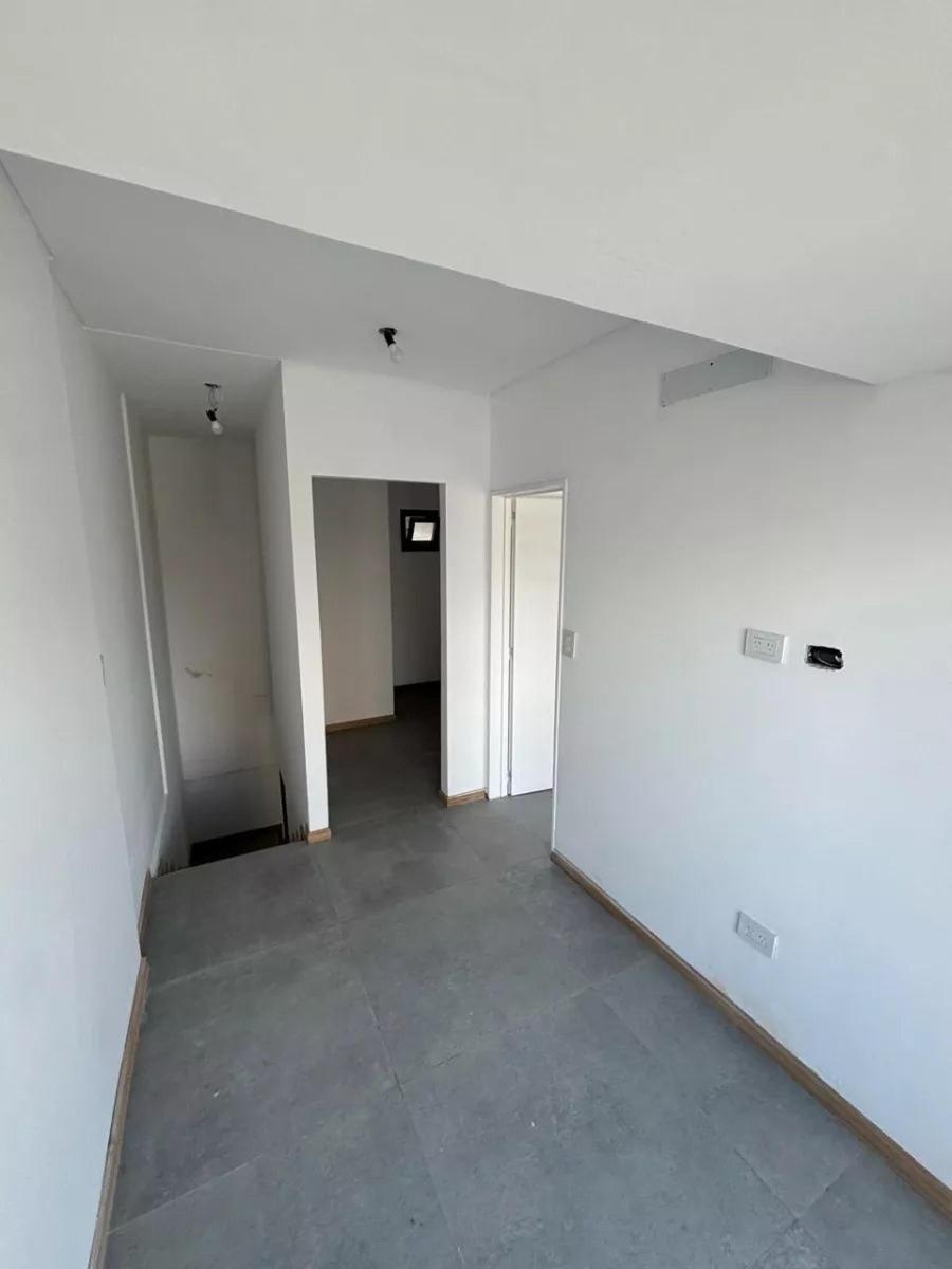 Departamento en Venta - 2 Dorm. 2 Baños - Cochera - 73 m² - Tigre 1