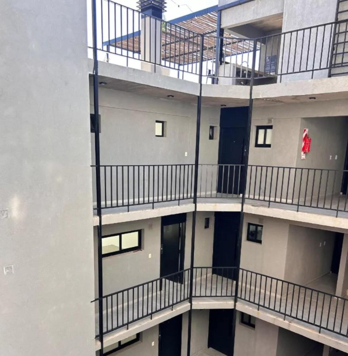 Departamento en Venta - 2 Dorm. 2 Baños - Cochera - 73 m² - Tigre 3