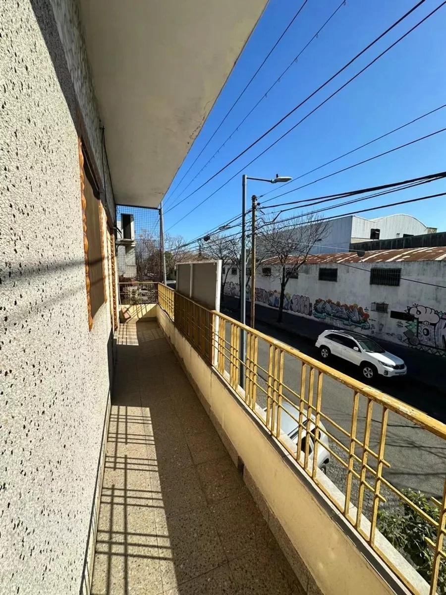 Casa Multifamiliar en Venta - 272 m² - Nueva Pompeya 2