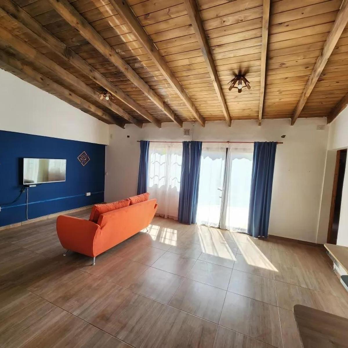 Casa en Venta - 2 Dorm. 1 Baño - 250 m² - Neuquén 1