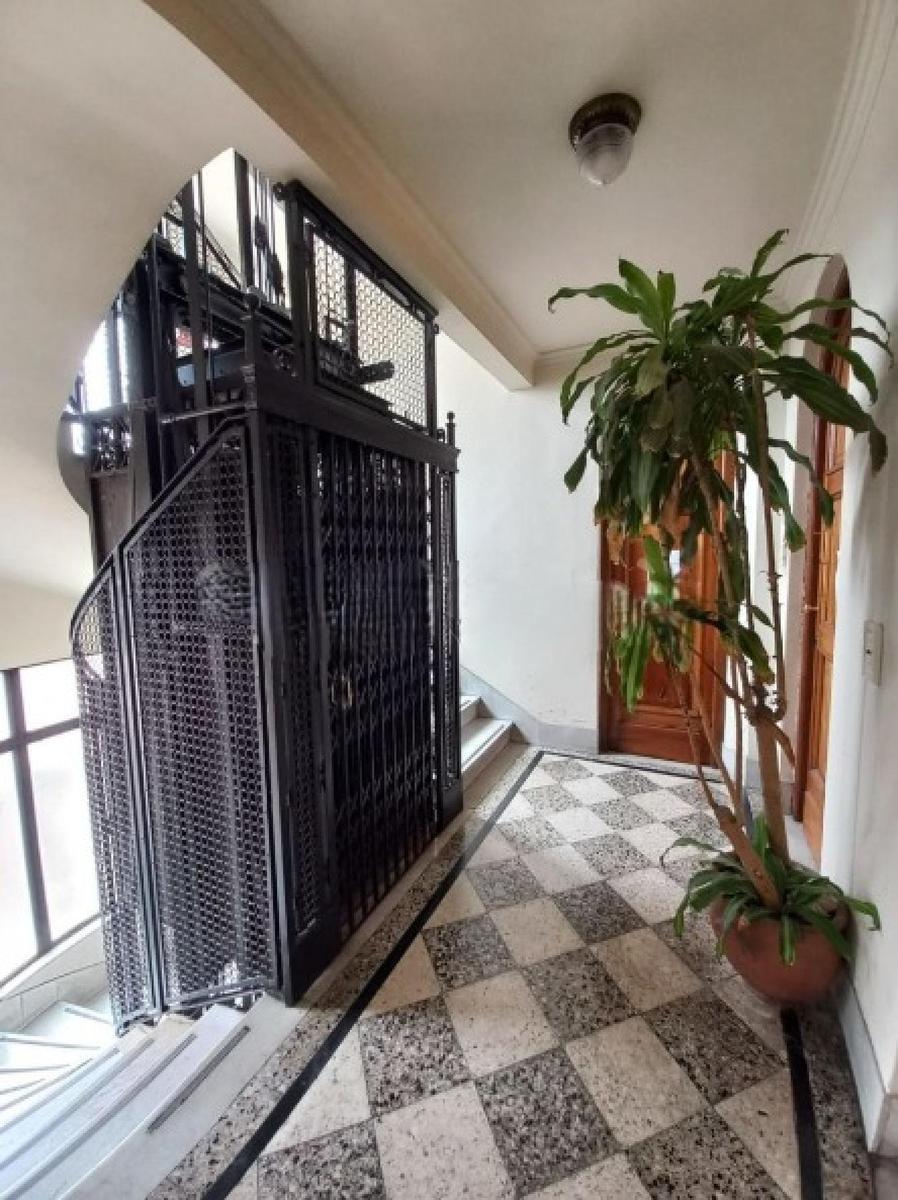 Departamento en Venta - 2 Dorm. 2 Baños - 126 m² - San Telmo 3