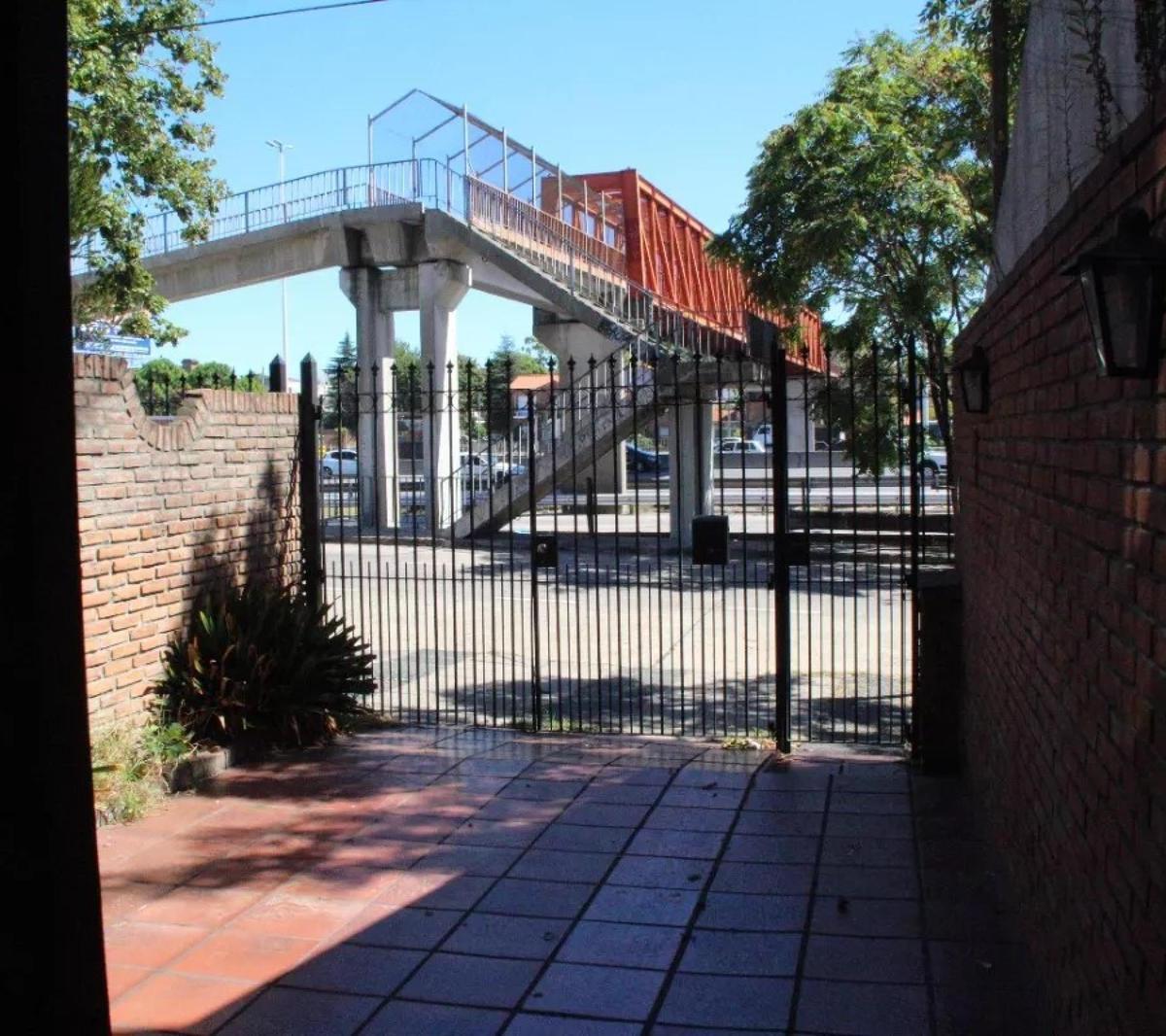 Triplex en Venta - 3 Dorm. 3 Baños - 300 m² - Saavedra 5