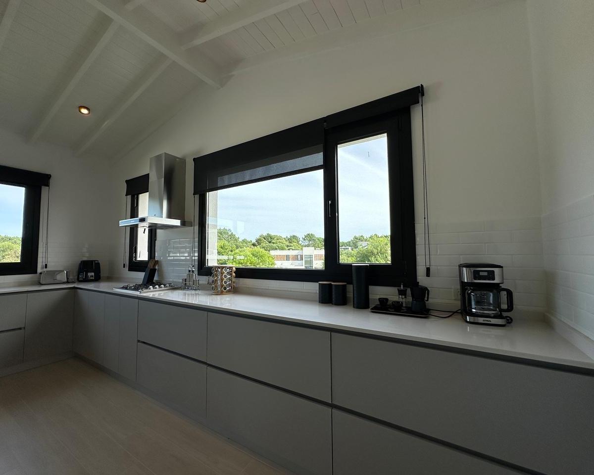 Casa en Venta - 4 Dorm. 2 Baños - 1.002 m² - Pinamar 2