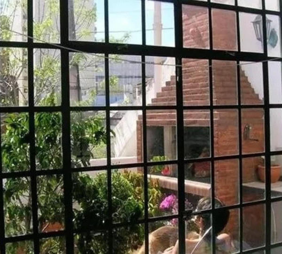 Casa en Venta - 5 Dorm. 2 Baños - Avellaneda 2