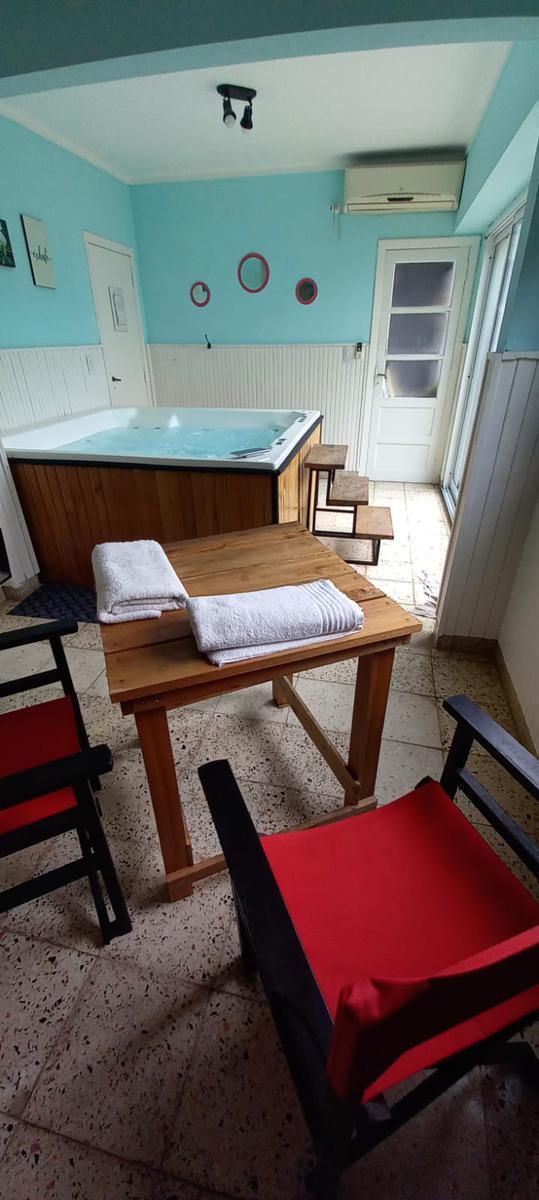 Casa en Venta - 2 Dorm. 1 Baños 2 Cocheras - 300 m² - Necochea 3