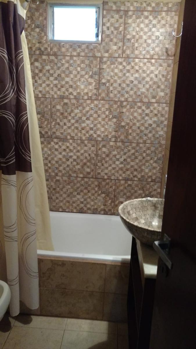 Casa en Venta - 4 Dorm. 2 Baños - Cochera - 968 m² - Miramar 5