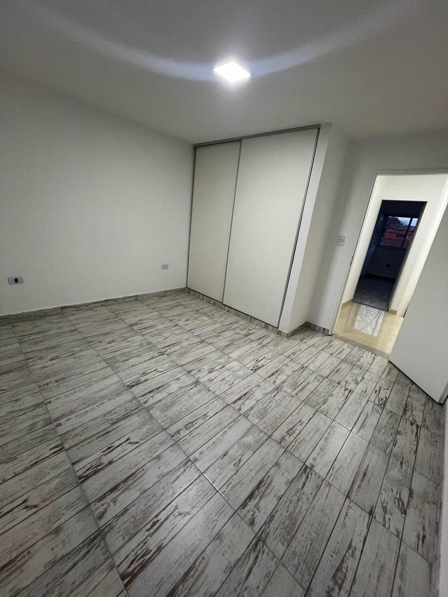Departamento en Venta - 2 Dorm. 2 Baños - 100 m² - Moreno 1
