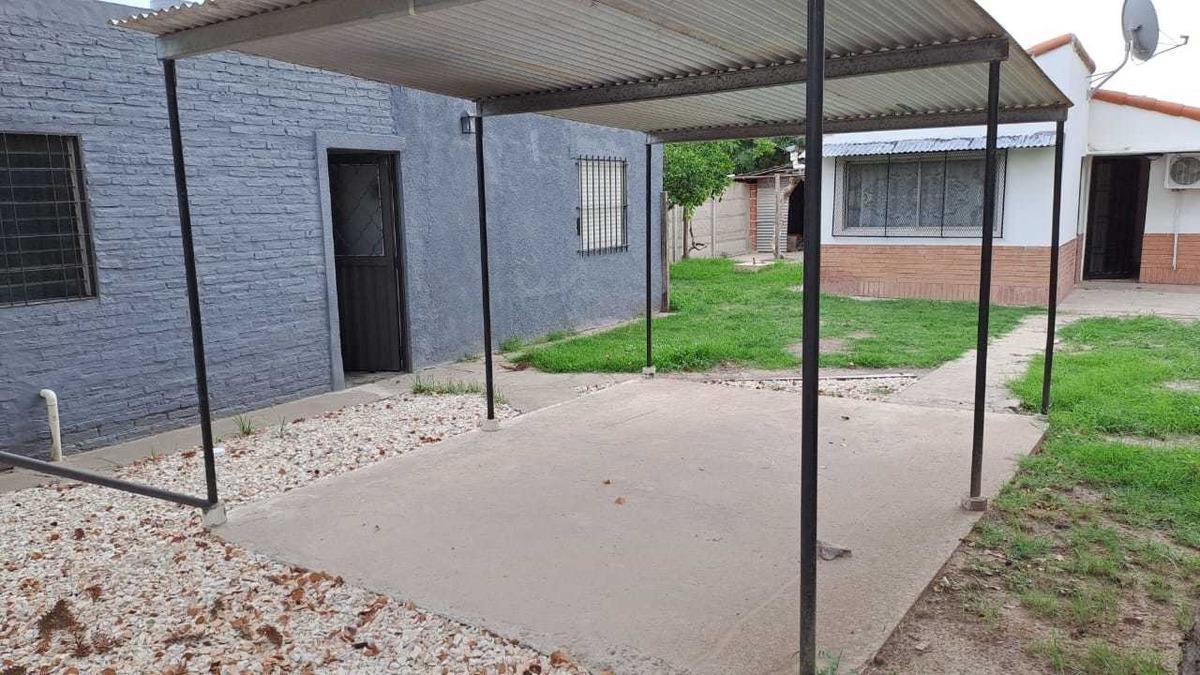 Casa en Venta - 4 Dorm. 2 Baños 1 Cochera - 150 m² - Brandsen 5