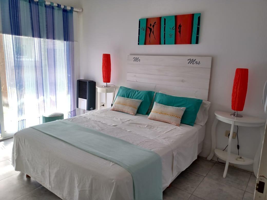 Casa en Venta - 3 Dorm. 3 Baños - Cocheras - 2.100 m² - Pinamar 4