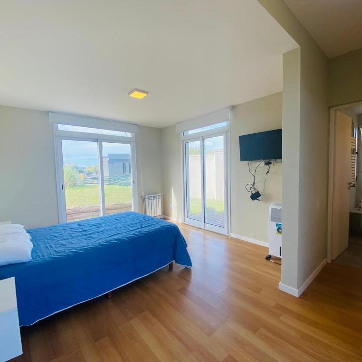 Casa en Venta - 3 Dorm. 2 Baños - 1.300 m² - Pinamar 2