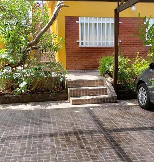 Edificio Comercial venta - 7 dormitorios 6 baños - 380mts2 totales - Las Toninas 2