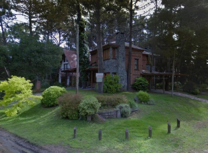Casas en venta - 6 Dormitorios 6 Baños - 210 mts2 - Costa Del Este 5