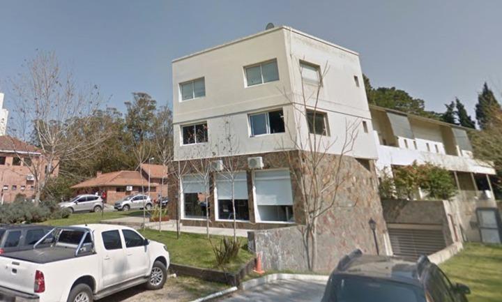 Edificio Comercial en venta - 3 niveles - oficinas baños - 1014mts2 -  Pinamar 2