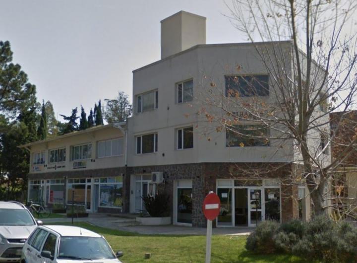 Edificio Comercial en venta - 3 niveles - oficinas baños - 1014mts2 -  Pinamar 3